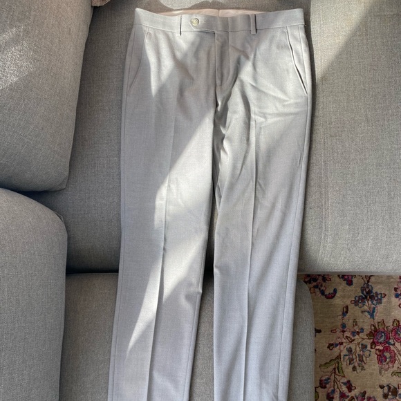 Light grey men’s dress pant 30 width 30 length. - Picture 2 of 7